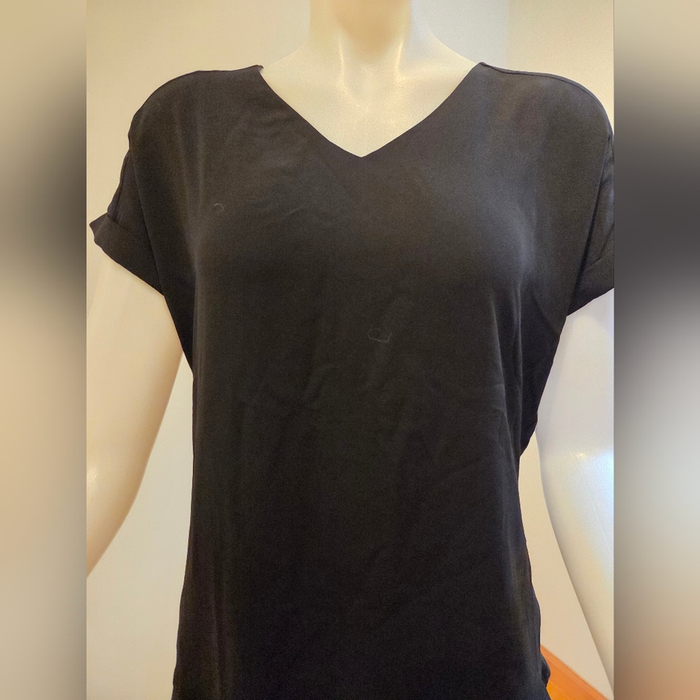 Black Versona Medium Cuffed Sleeve Blouse